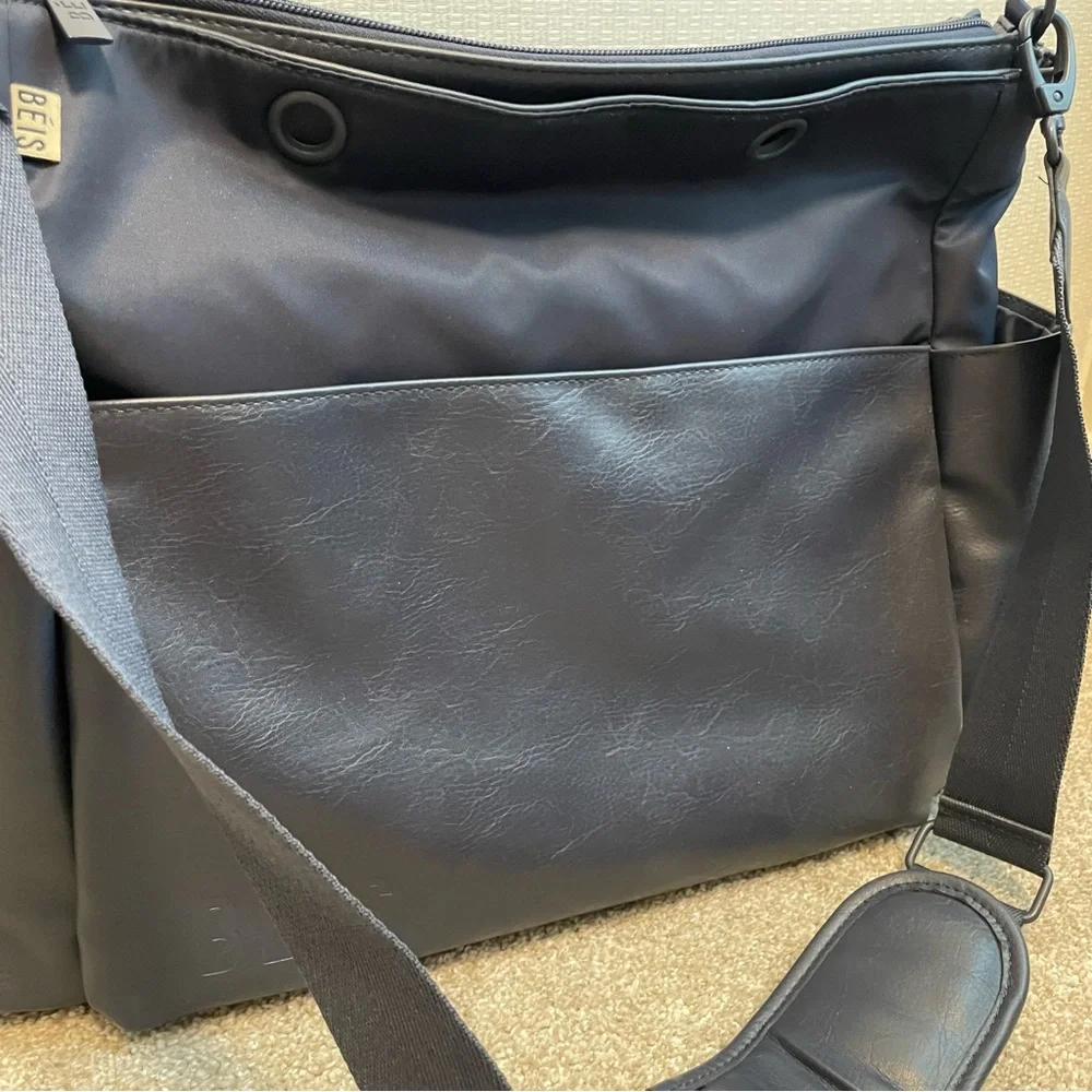 BÉIS The Diaper Bag in Navy